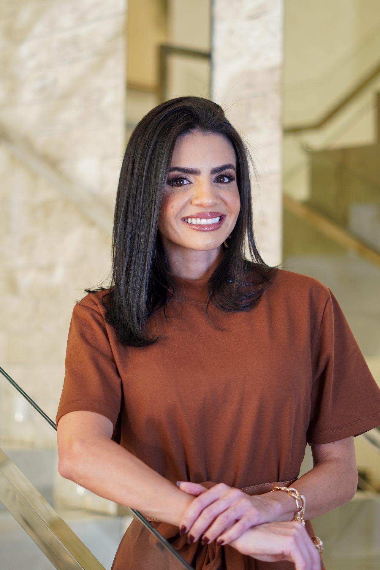 Dra. Larissa Merola no consultório